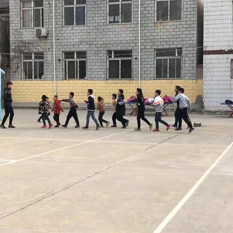 西安市鄠邑区电厂小学足球校外兴趣班第十二期‭‬