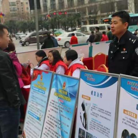 学习雷锋好榜样，宣传纪念两手抓