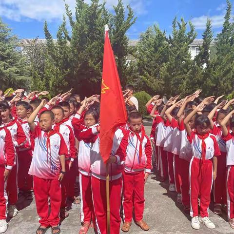 “我们是新时代接班人”——回街完小少先队建队72周年纪念日活动
