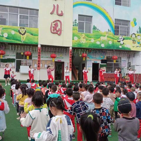 小博士幼儿园大二班4月份日常总结