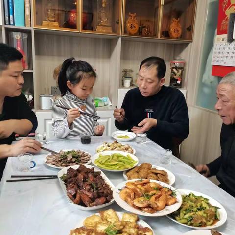 除夕守岁礼 团圆美满年！———2021级4班学海中队