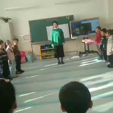 站前小学大九班音乐公开课《蛀虫和牙齿》