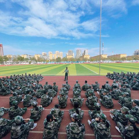 国旗飘飘，铸钢铁意志；军风巍巍，展新生英姿——暨宁大附中高一新生军训纪实