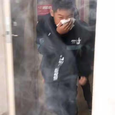思晓揽月  消防演练