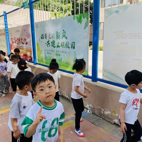 趣味运动会，袋鼠跳跳，快乐成长