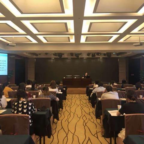 区统计局紧抓“三个重点”开展投资、房地产业统计培训