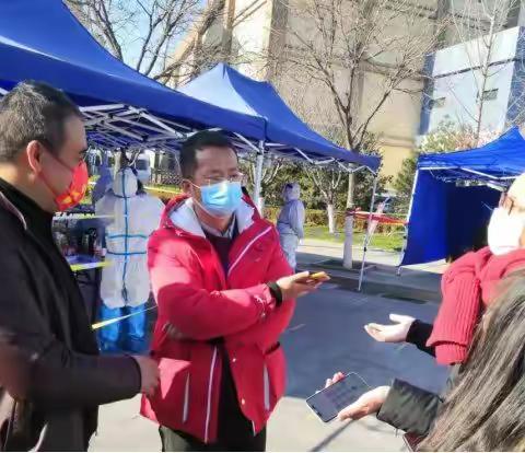 风雪无情人有情    统计人与社区共抗疫