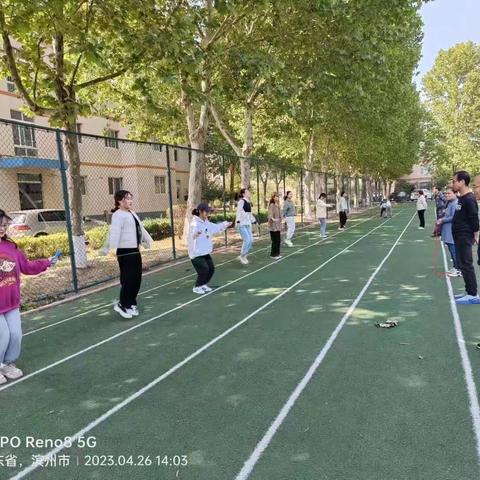 春日绽芳华，共享好时光-范公小学二级部教师春季趣味运动会