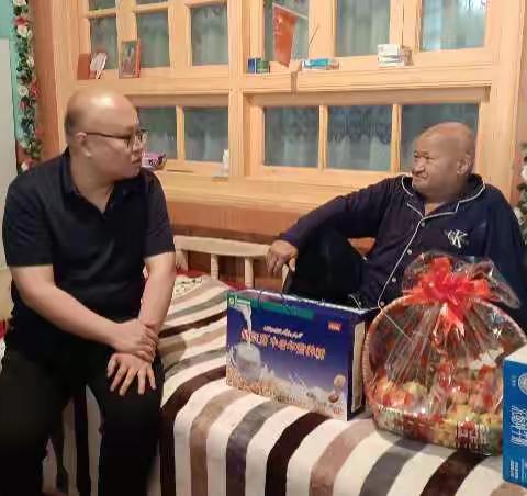 和田公路管理局于田分局走访慰问离退休老干部职工浓浓关怀暖人心