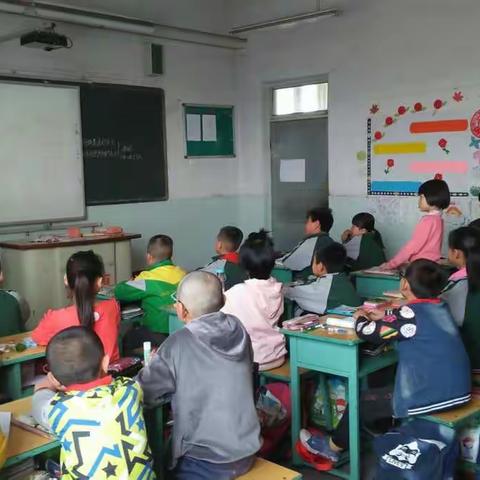 中寨小学数学组提高课堂效率教研活动