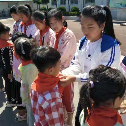 唐村镇白庄小学新生入队