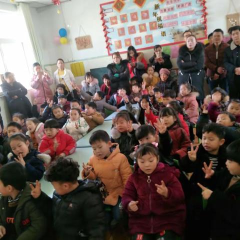 华诚幼儿园大二班学期汇报