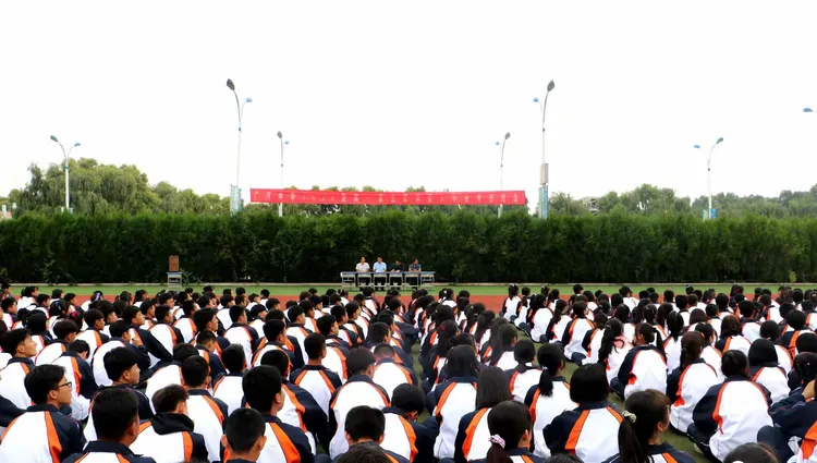热血军训 无悔青春————广河中学开展2020级高一新生军训暨入学教育活动