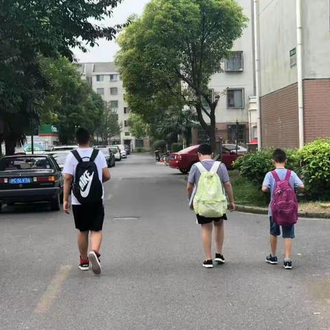 快乐成长，风雨同行