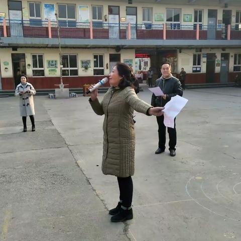 东风抚面佳节日，婵娟素艳竟芳华！殷都区水冶镇小东关小学三八妇女节大联欢！