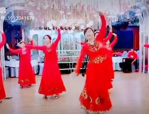 叶文青老师民族舞培训班火热招生