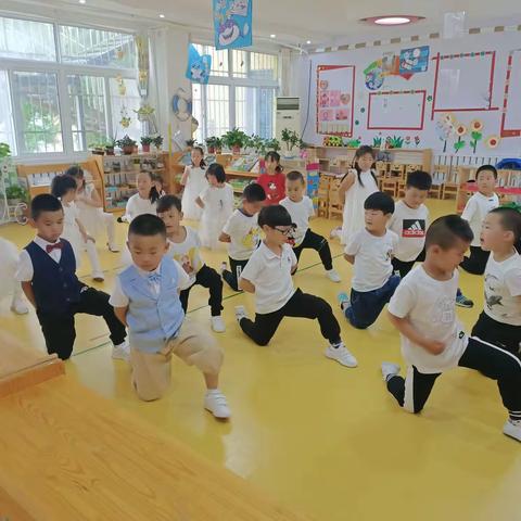 《武术课》认真的学习的宝贝最可爱！