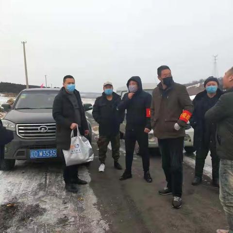 抗击疫情，志愿服务他在行动