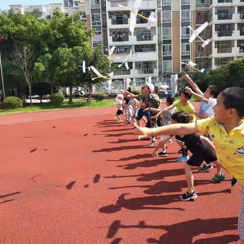 花开灿烂 放飞梦想--章贡区校外青少年活动中心基地校2018-2019学年第二学期展示活动