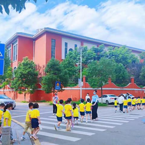 初探小学 礼遇成长——谷山庭苑幼儿园开展幼小衔接参观小学活动