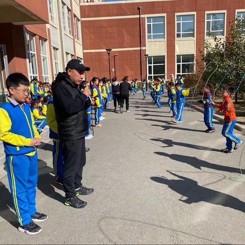 合力争先 激情飞扬—长春市星恒学校举行跳绳拔河比赛