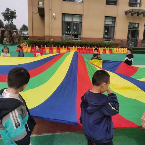 彩虹伞  ｜  小记