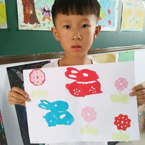 灵宝市尹庄镇实验小学少年宫美术班：指尖上的舞蹈 民间技艺的传承