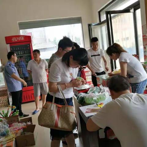 沣西市场监管分局开展校园及周边“五毛”食品专项整治工作确保师生饮食安全
