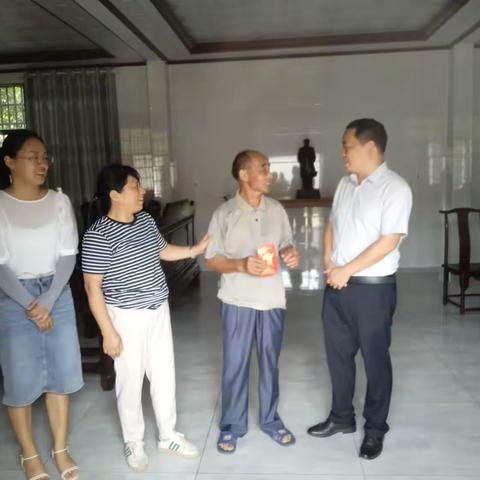 真情慰问老党员，不忘初心送温暖！