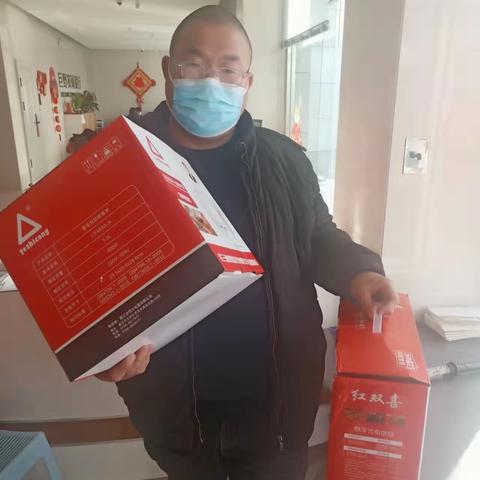 巨野农商银行葛店支行组织开展“新年新气象，财源滚滚，快乐转存”活动