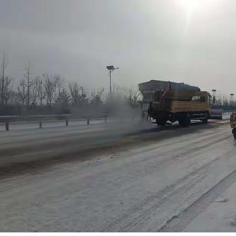 太原公路分局                                  多措并举 迅速行动 确保春运安全畅通