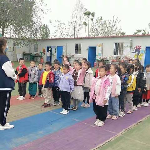 乐逸幼儿园珍爱生命，预防溺水活动演练