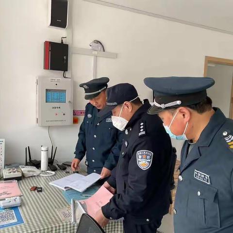 【公安未央分局新府路派出所】深入辖区开展校园安全检查