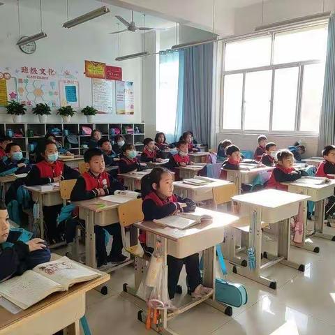 第八届国家宪法日“宪法晨读”活动--2020级二班在践行