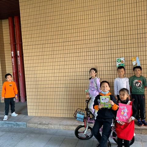 以书会友，最是书香能致远﻿﻿——石岩公学二（4）班亲子阅读会