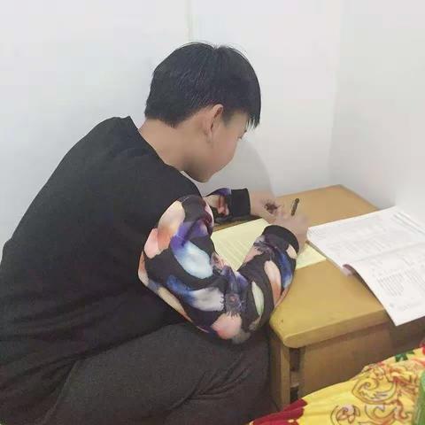 停课不停学，抗击“新冠”，不忘学习，