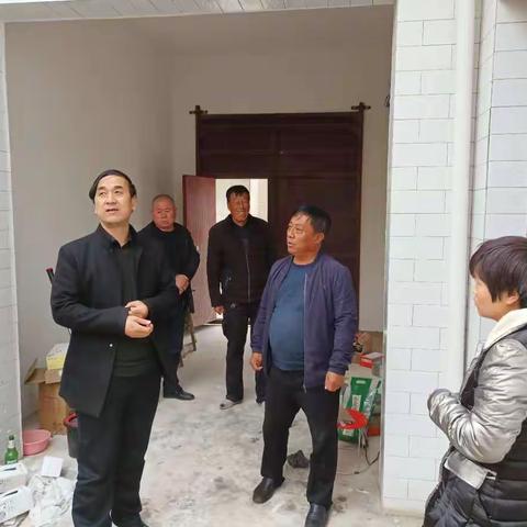 一心攻坚不打烊  访贫问苦倾心囊