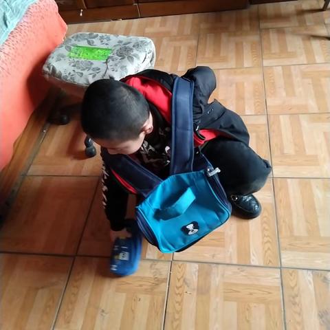 隔离疫情不隔离爱——道法实践作业：体验怀孕时的妈妈