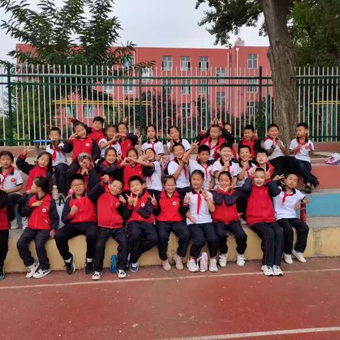 遇见毕业，邂逅美好—2018级三班毕业啦—龙泉镇中心小学
