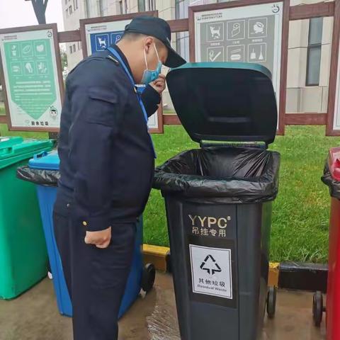 9月15日航天基地城管局生活垃圾分类管理中心对生活垃圾分类示范单位专项检查