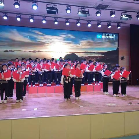 “书香.墨香.花草香”，香绕二.六……