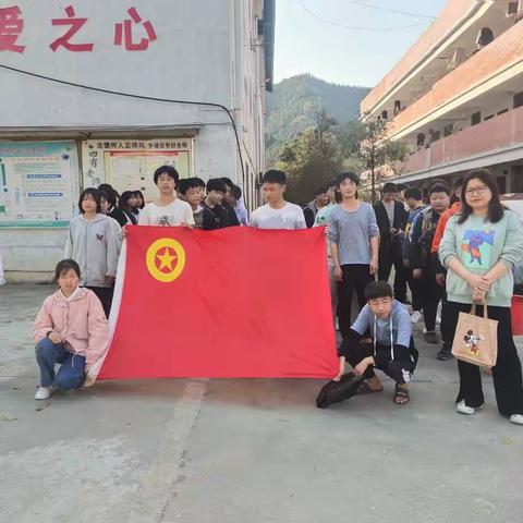 大布江乡中心学校学雷锋“爱护母亲河，保护水源地”志愿活动