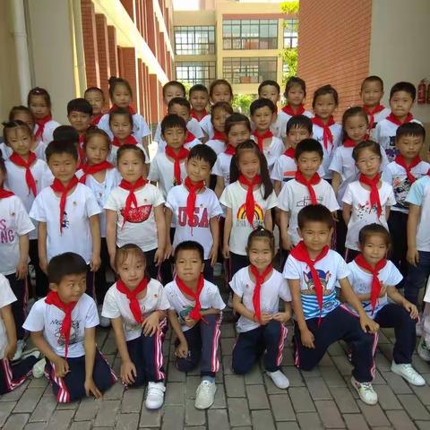 小小一四班 少先队入队礼