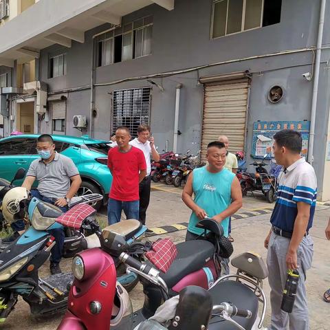 海口市住建局消防科到滨涯小区廉租房指导消防整改工作