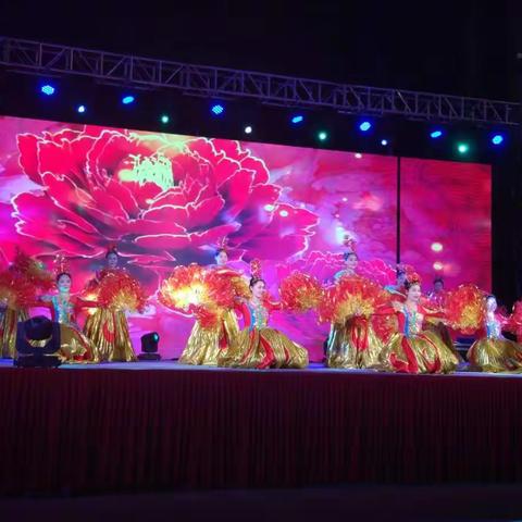 双创广场溢爱心 自强歌声飘万里 ——海南省残疾人基金会“爱心万里行”走进龙华社区