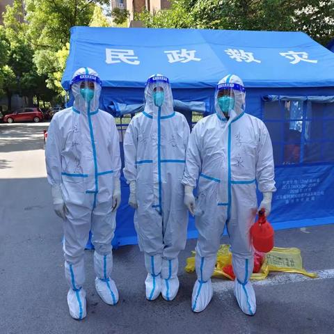 战“疫”有你，关爱有我——少华街小学党支部慰问最美志愿者