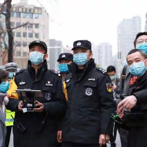 他打开我市地空立体式疫情防控的空中通道——记南昌警航联队“机长”邹亚通