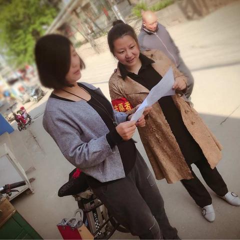 南十方社区全体网格长，志愿者，积极的参加、“扫黑除恶”宣传中……