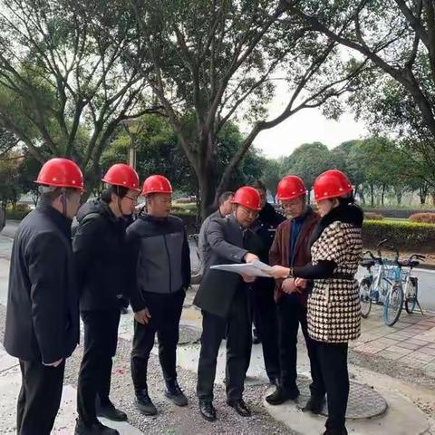 推进“三清三拆”工作，建设美好特色秀峰