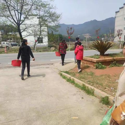 大手牵小手，洁净我家园